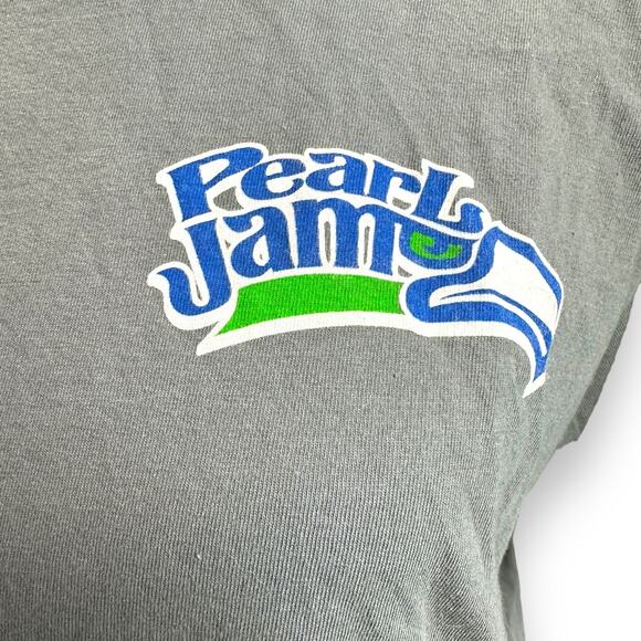 RARE Pearl Jam 2009 Seattle Seahawks Tour T-shirt - Picture 3 of 9